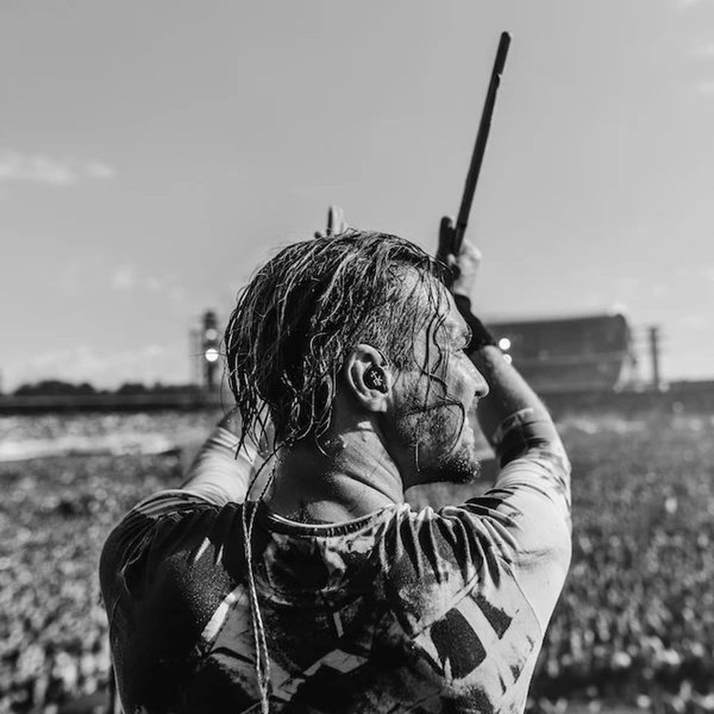 Musicien avec écouteurs personnalisés