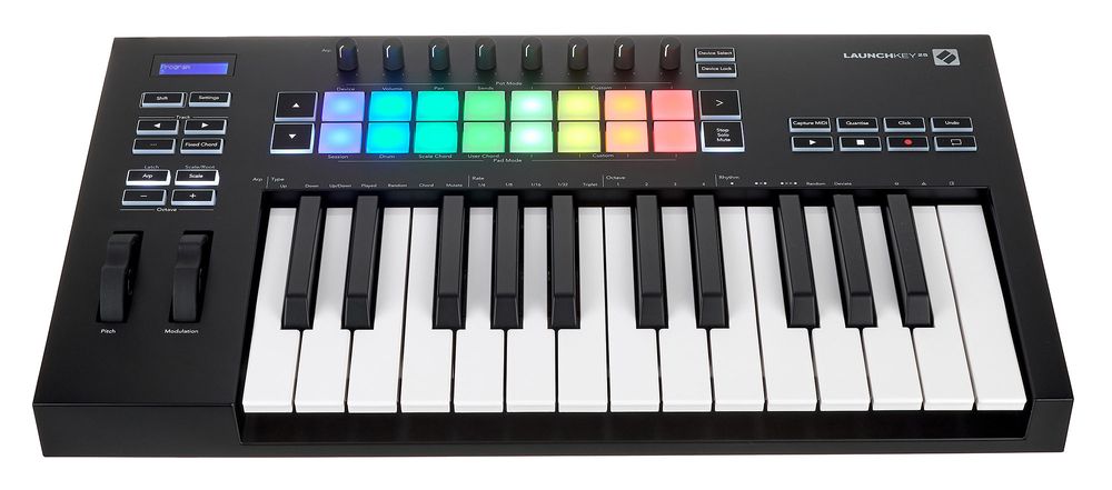 Für Einsteiger ohne Klavierkenntnisse reicht ein Masterkeyboard mit 37 oder 49 Tasten.]