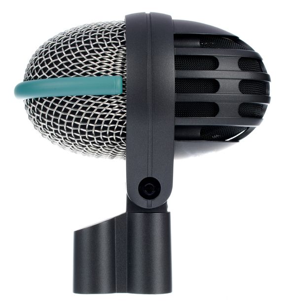 AKG D 112