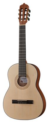 Une guitare classique Mancha Rubinito de taille trois quarts