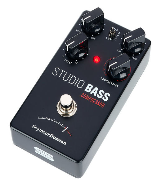 what does a bass compressor do