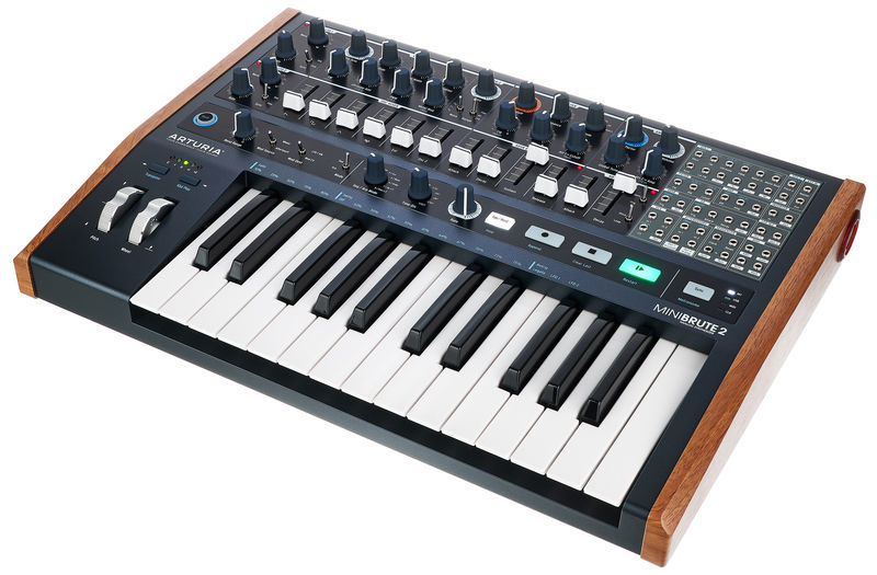Arturia MiniBrute 2