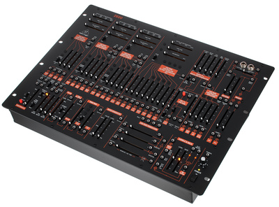 Behringer 2600