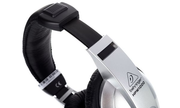 behringer hpm1000