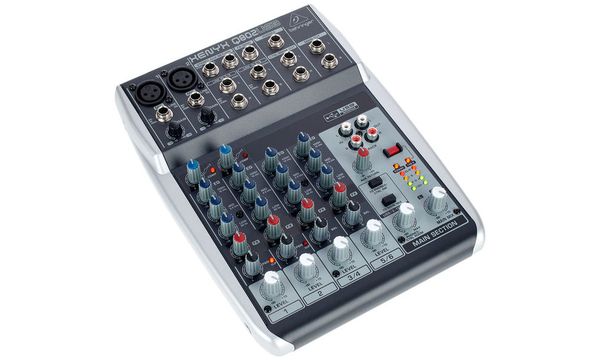 Behringer Xenyx Q802USB