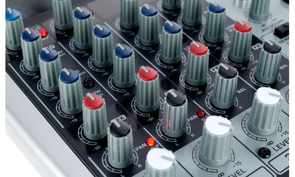 Behringer Xenyx Q802USB