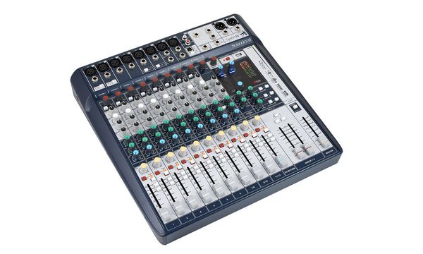 Soundcraft Signature 12