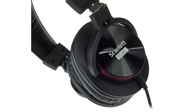 focusrite scarlett hp60 mkiii