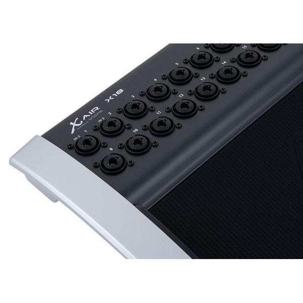 Behringer X18