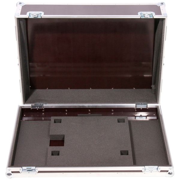 coffin case pedalboard