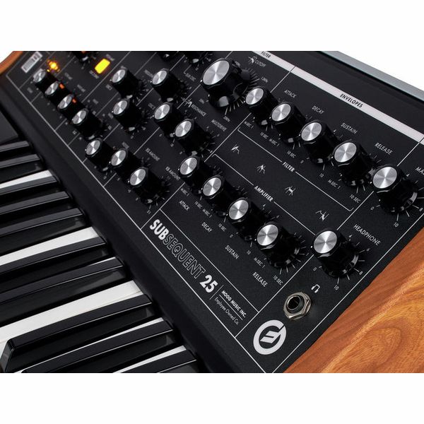 Moog Subsequent 25 – Thomann United States