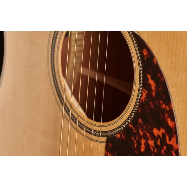 larrivee acoustic bass