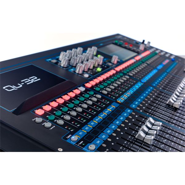 Allen & Heath Qu32 Chrome Hands On Bundle Thomann UK