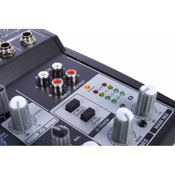 Behringer Xenyx 502