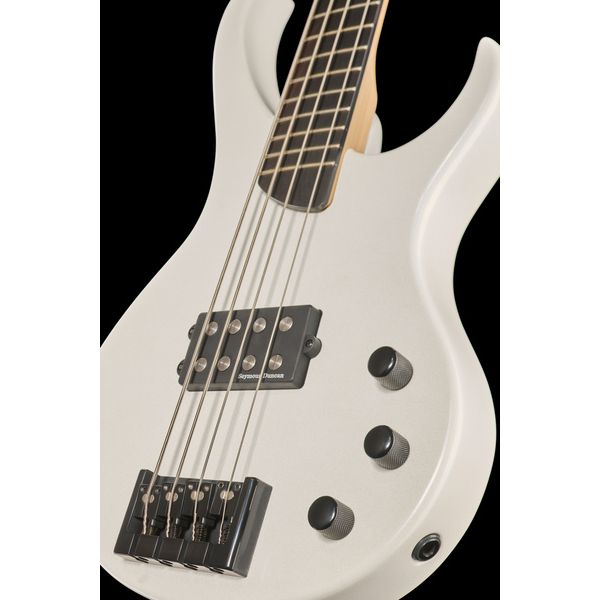 Kramer Guitars Disciple Bass Pearl White