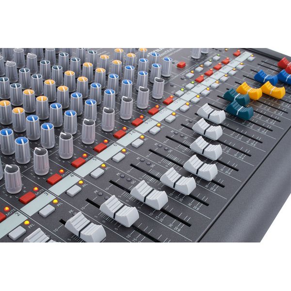 Dynacord Powermate 1600-3 table de mixage amplifiée 16 canaux