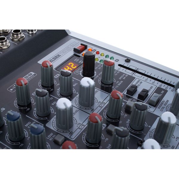 Behringer Xenyx QX1202USB