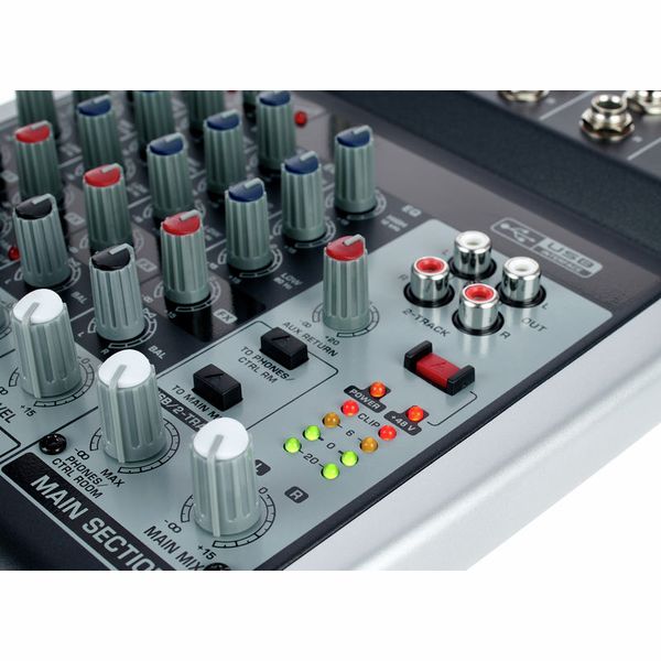 Behringer Xenyx Q802USB