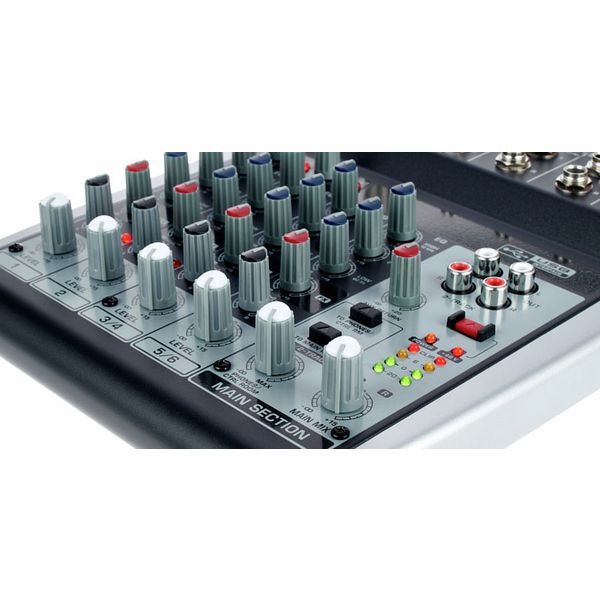 Behringer Xenyx Q802USB