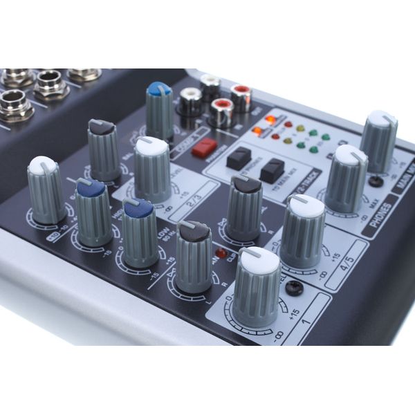 Behringer Xenyx Q502USB