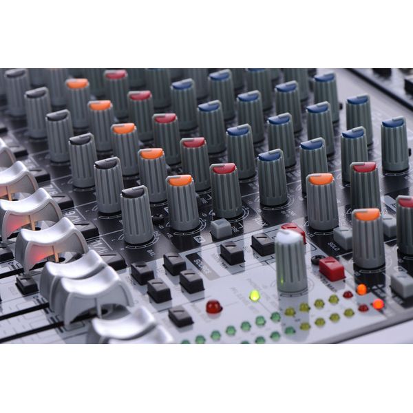 Behringer Xenyx QX1622USB