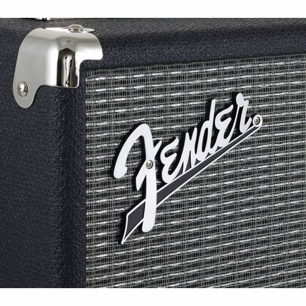 Combo Fender Amplificador de Contrabaixo Rumble 15 V3