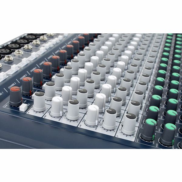 Soundcraft Signature 22