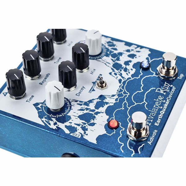 EarthQuaker Devices Avalanche Run V2