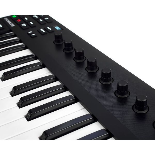 Native Instruments Komplete Kontrol M32 Compact USB MIDI Keyboard Controller