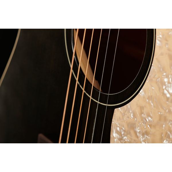 Art & Lutherie Americana Faded BK CW Presys