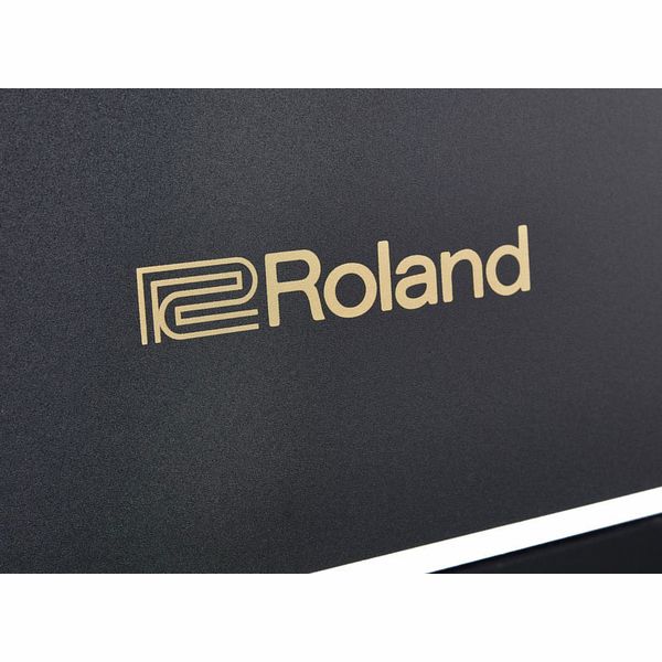 Roland HP-702 CH