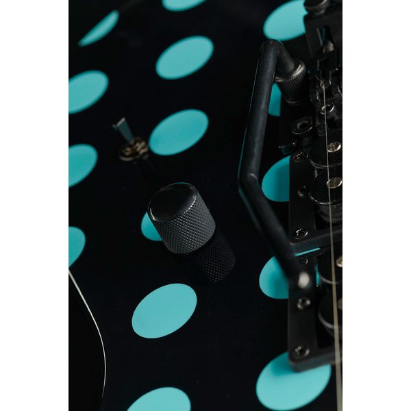 Kramer Guitars Nightswan