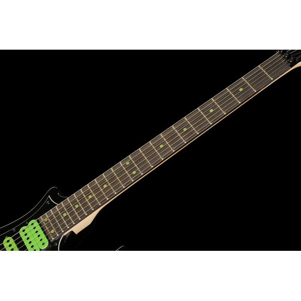 Traveler Guitar TR Vaibrant 88 DLX B