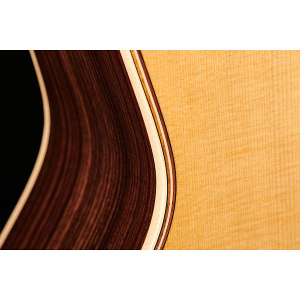 Taylor 818e Antique Blonde