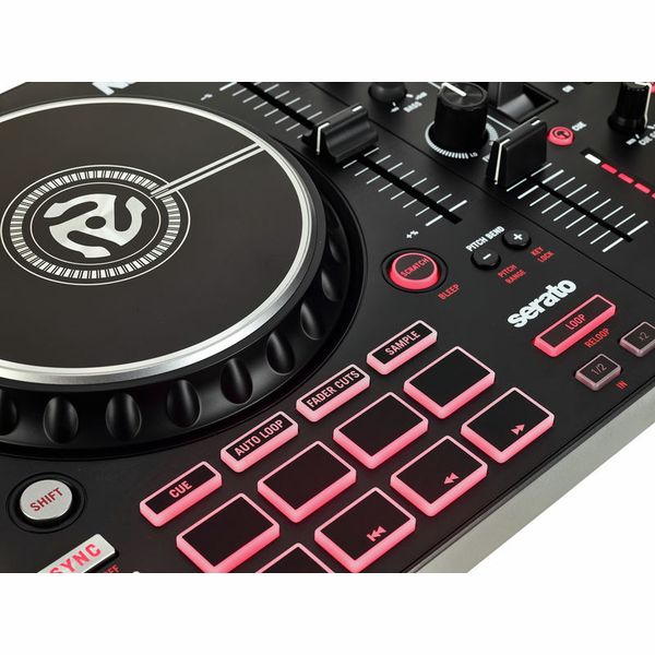 Contrôleur Dj professionel Numark MixtrackproFX pour 225€ .