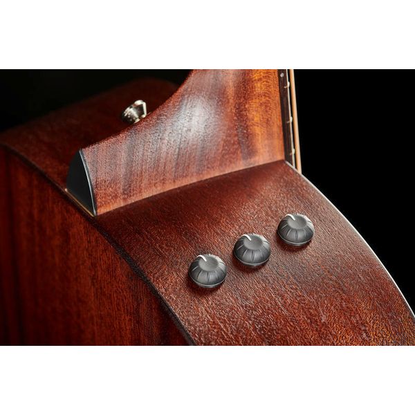 Taylor American Dream AD27e