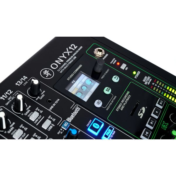 Mackie Onyx12