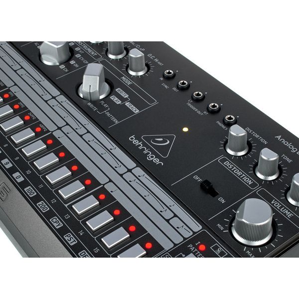 Behringer RD-6-BK