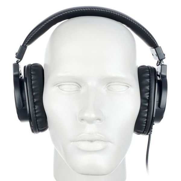Mackie MC-100