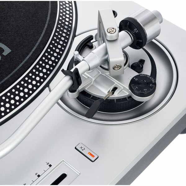 Technics SL-1200MK7 Système de Platine Vinyle à Entraînement Direct Argent