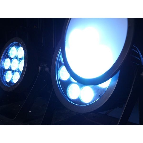 Eurolite LED IP PAR 12x8W QCL Spot