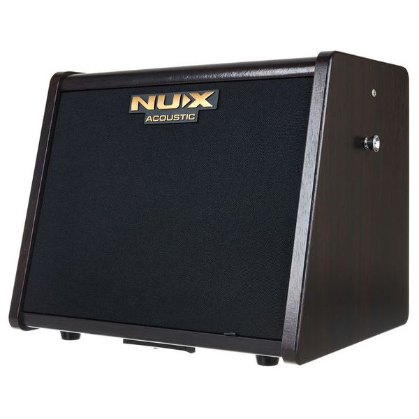 NUX AC25 - Ampli guitare nomade 25W sur batterie avec effets