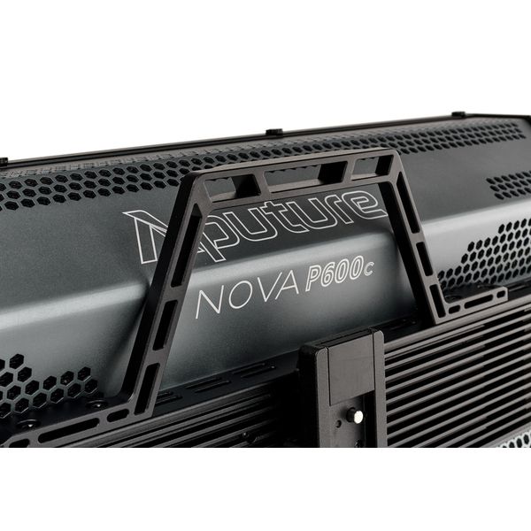 Aputure Nova P600C Kit