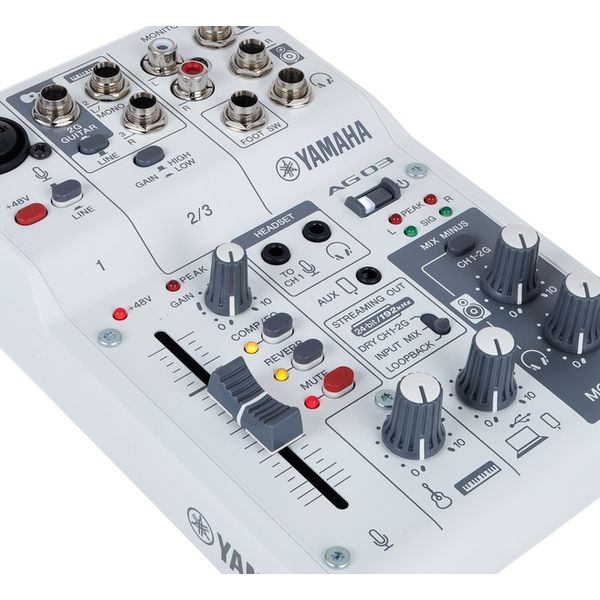 YAMAHA AG03MK2B - Table de mixage avec carte son intégrée (noire) YAMAHA  AG03MK2B : Audio light - Magasin d'instruments de musique à Agen