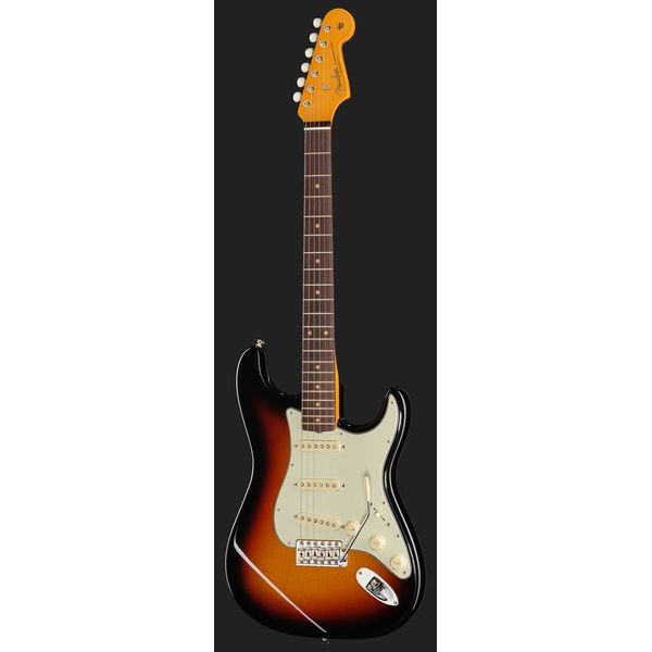 Fender AV II 61 STRAT RW WT3TB
