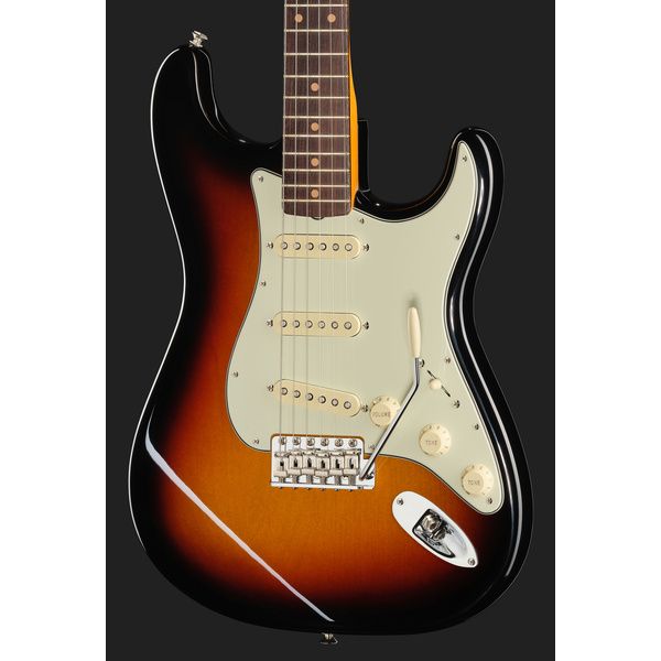 Fender AV II 61 STRAT RW WT3TB