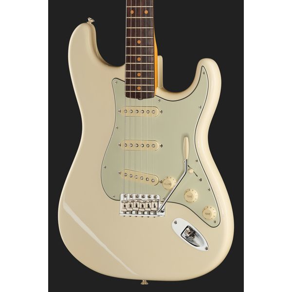 Fender AV II 61 STRAT RW OWT