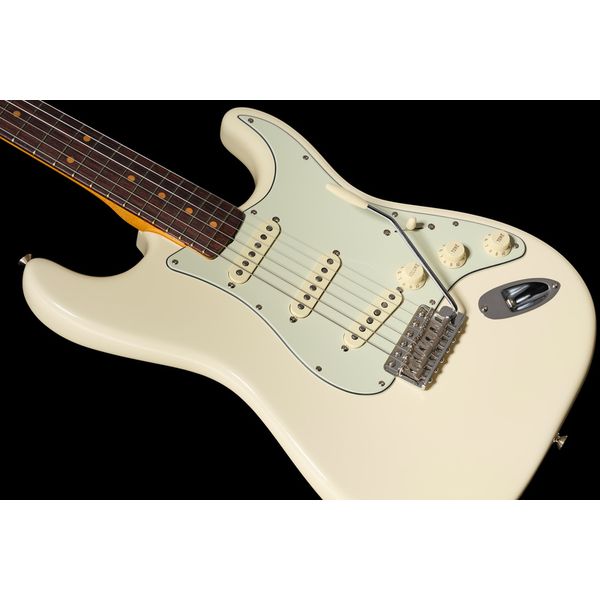 Fender AV II 61 STRAT RW OWT
