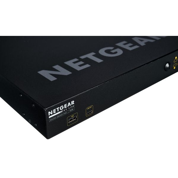 Netgear AV M4250 30-Port 26G4XF POE+