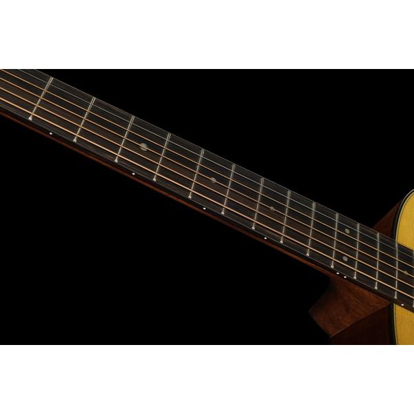 Martin Guitars 0-18